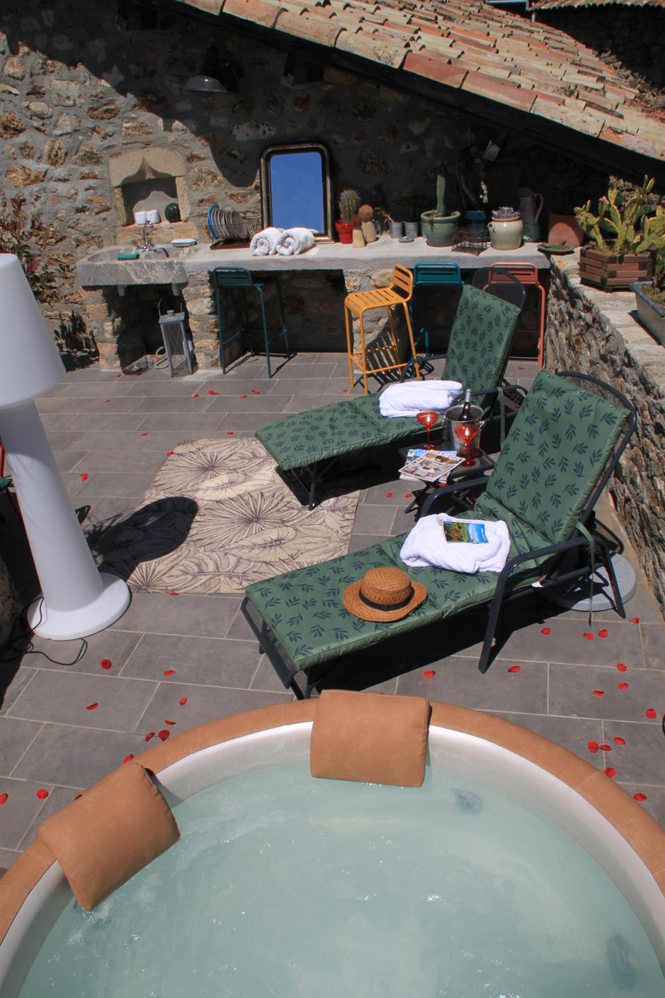 Couette-café La Demeure Des Maitres 3*